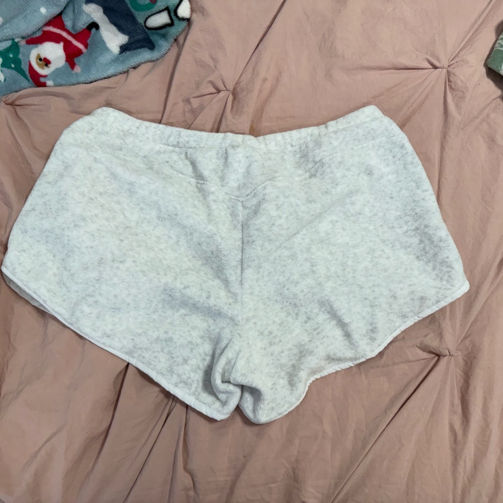 ALO Yoga Women's Light Gray Athletic Shorts - Picture 4 of 4